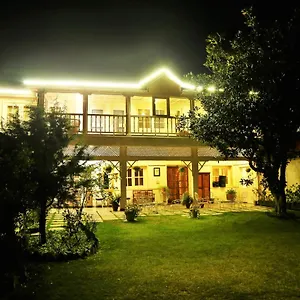 *** Hotel Springfields - A Heritage Palace Since 1902 India